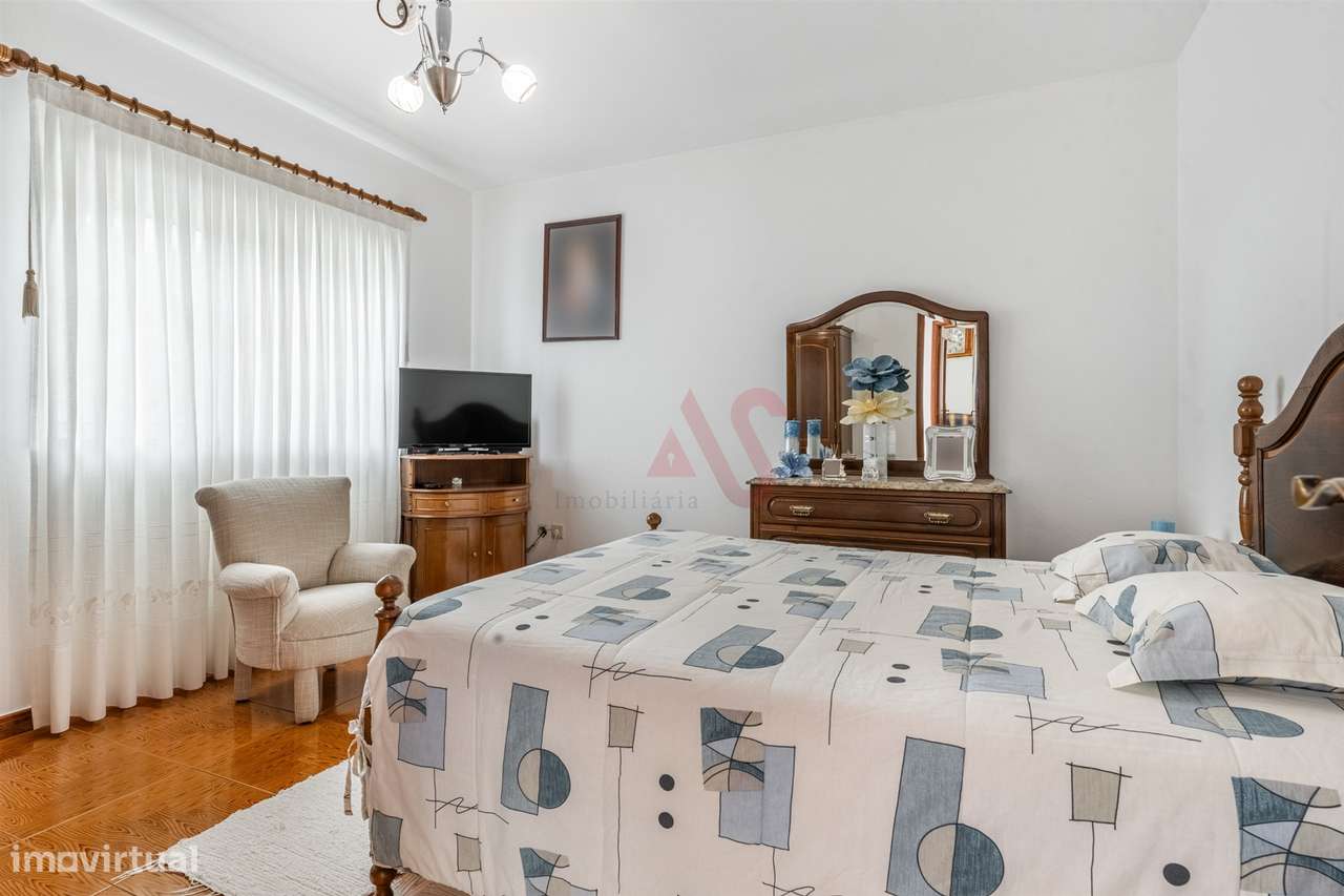 Moradia T3+3 com Duas Habitações Independentes – Excelente Oportunidad-5