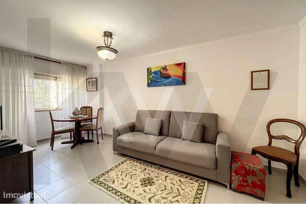 Luminoso T1 para Arrendamento em Santo António dos Cavaleiros | 48m2 |