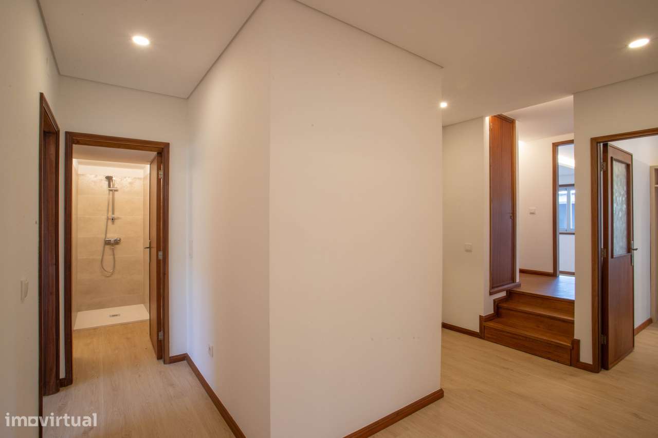 T3 totalmente renovado com terraço e BOX - Monte da VirgemSD/04710AMT-20