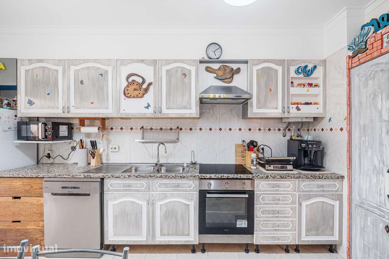 Apartamento T2 Remodelado | Tapada das Mercês-9