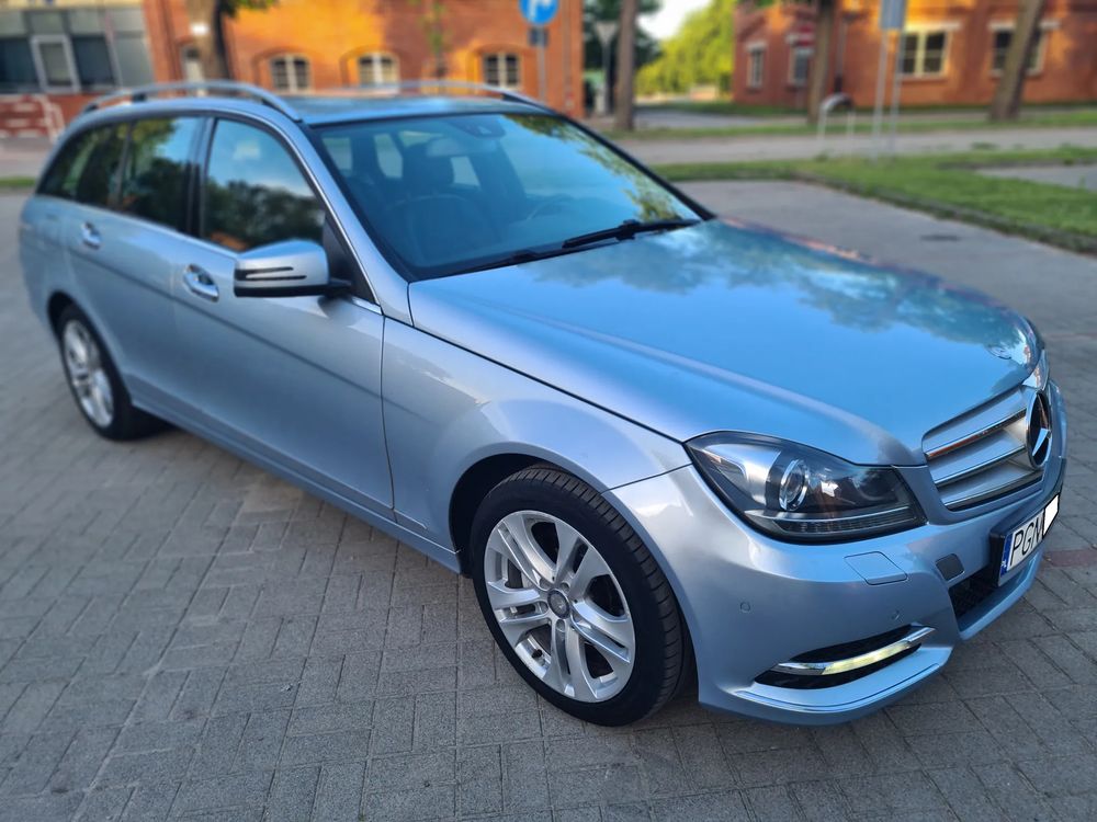 Mercedes-Benz C W204 250 (BlueEFFICIENCY) 7G-TRONIC Avantgarde 2013