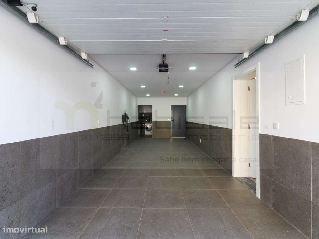 Moradia T4 em condomínio fechado em Loures, com piscina!-7