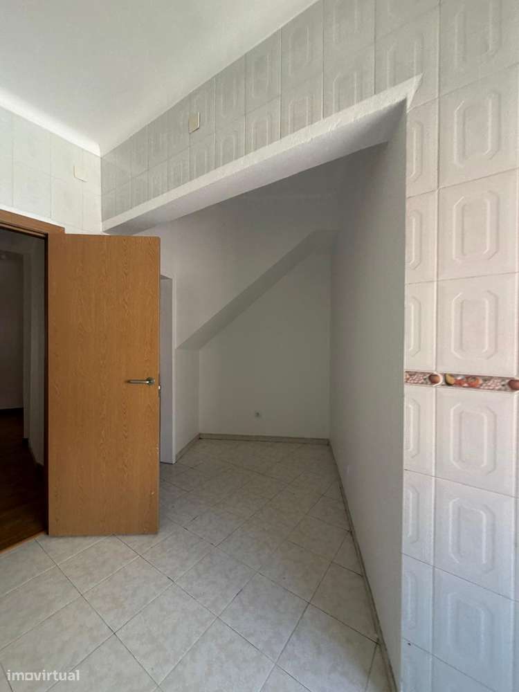 Apartamento T4 em Rio de Mouro-8
