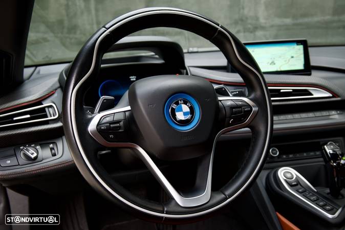 BMW i8 Roadster - 33