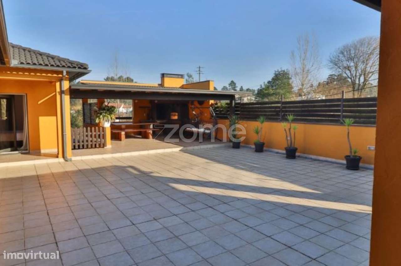 Moradia T5 - Quinta no campo - Grande imagem: 1/60