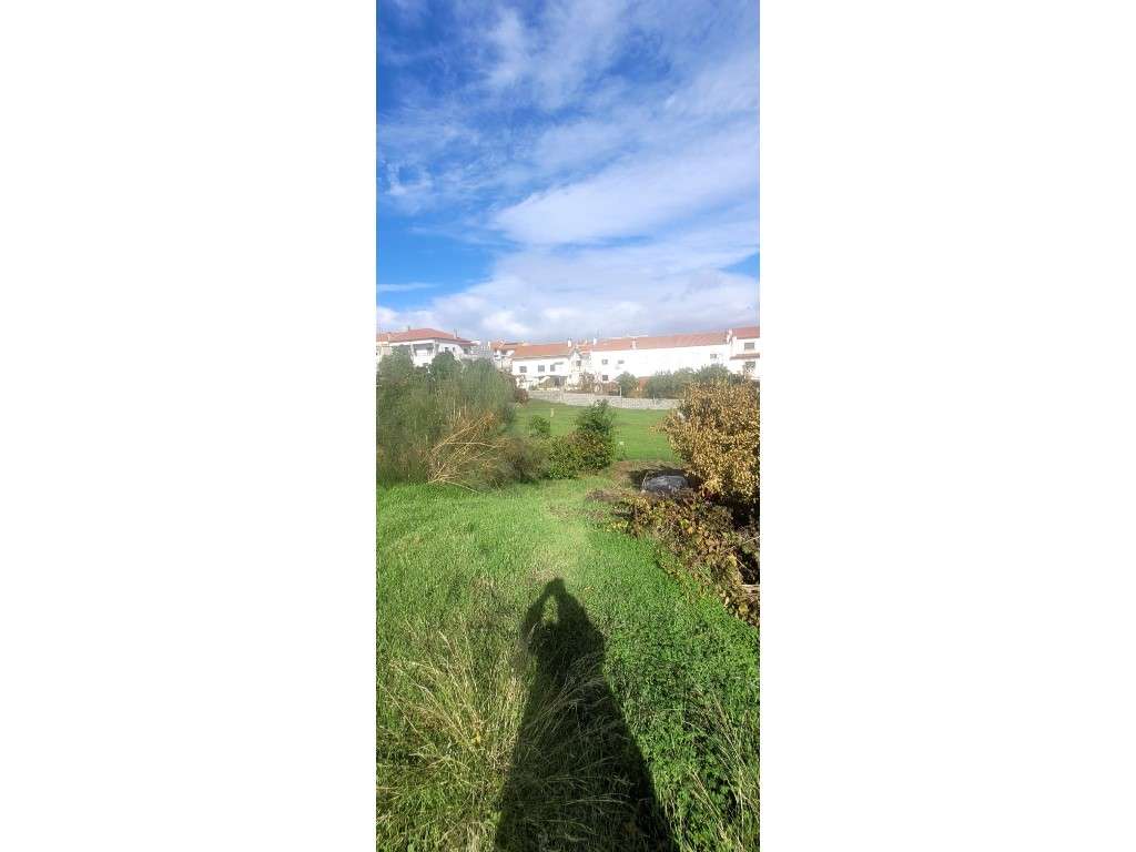 Lote 12 - Terreno urbano espaçoso com excelente potencial - Grande imagem: 4/5