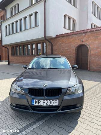 BMW Seria 3 325i - 1