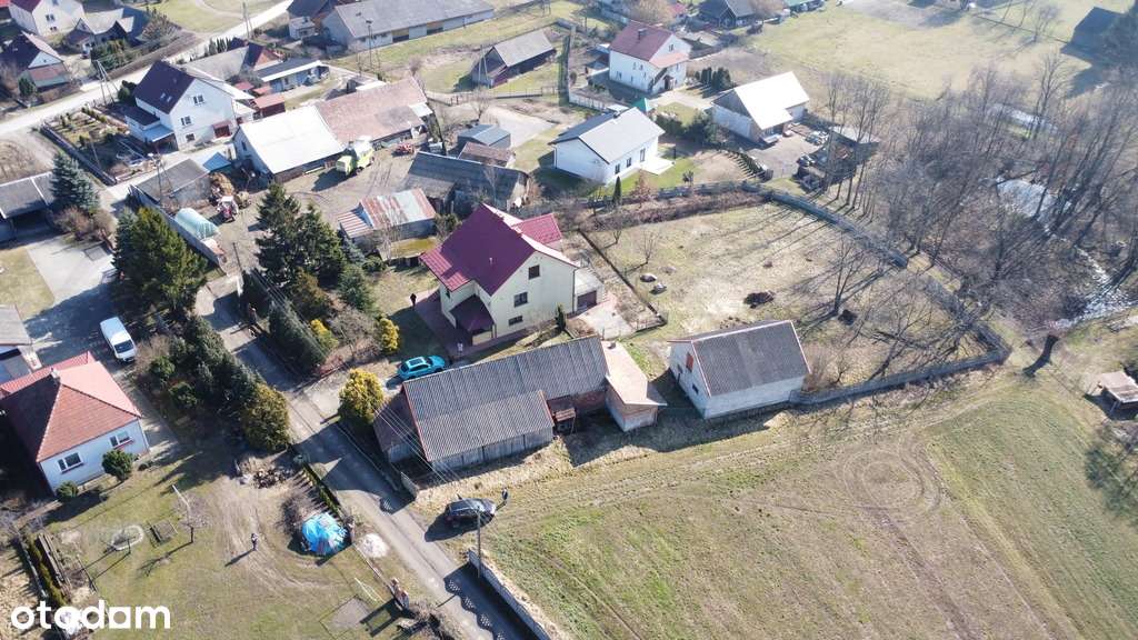 Dom z duszą na uboczu – cisza i przestrzeń-9