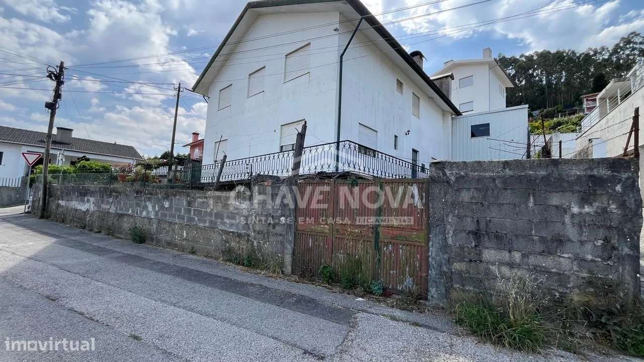 Moradia Isolada de Quatro Frentes em Romariz – Santa Maria da Feira-39