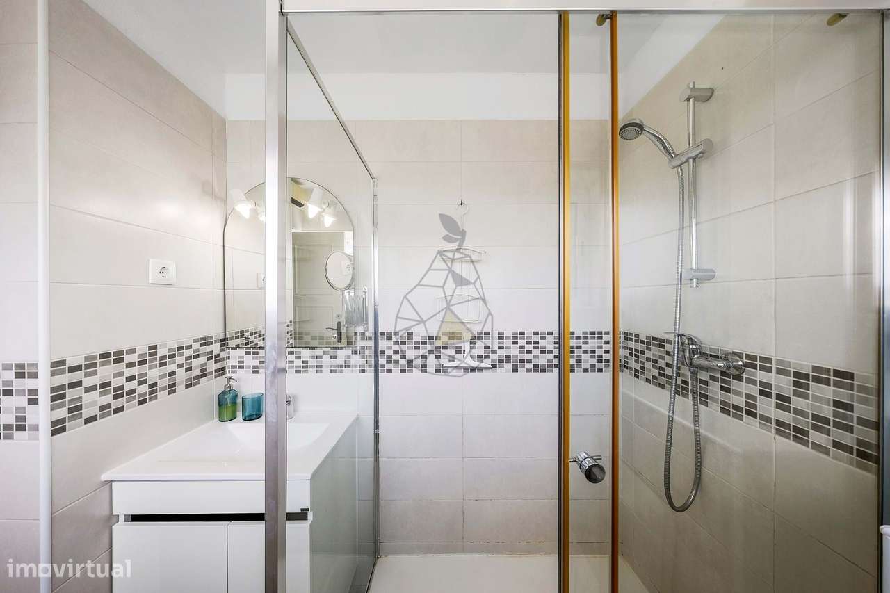 Apartamento T1  com Garagem e Piscina  no Coração da Praia da Rocha-21