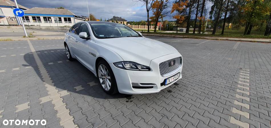 Jaguar XJ 3.0 D V6 LWB Portfolio - 1