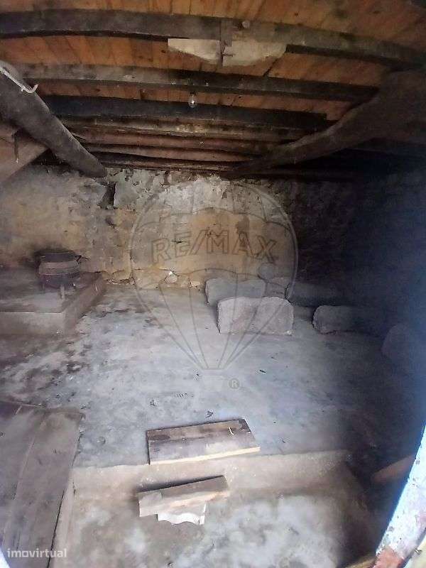 Moradia T2 para venda-9