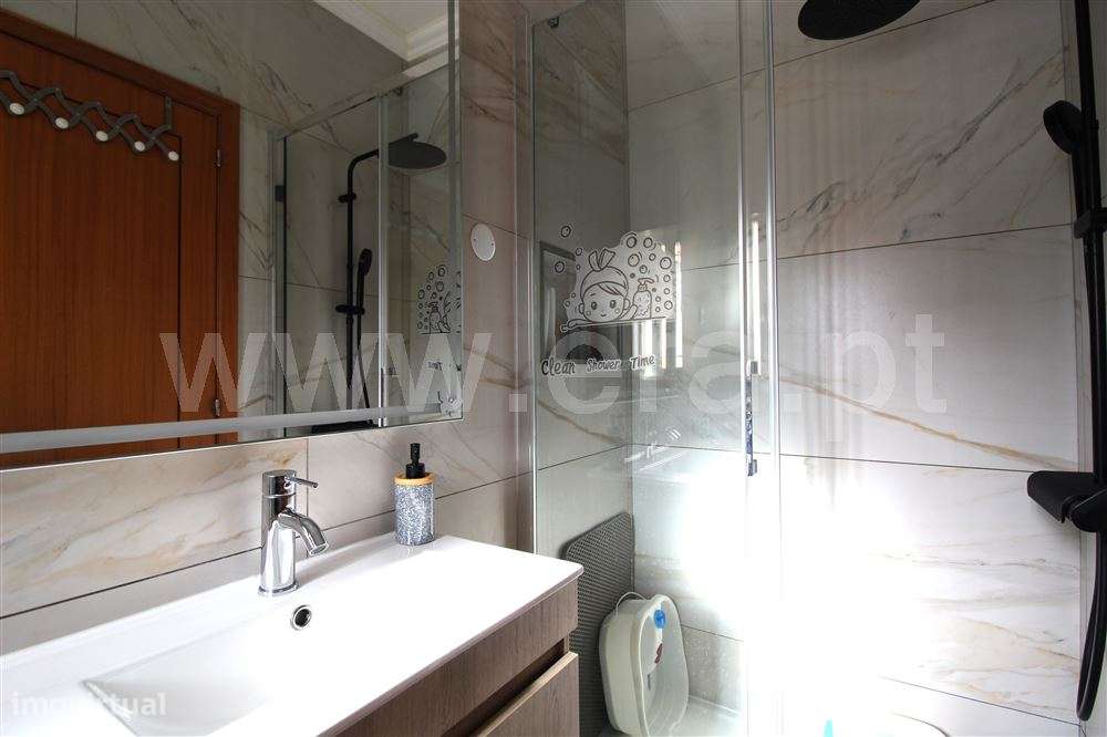 Moradia em Banda V2+1, Venda-5