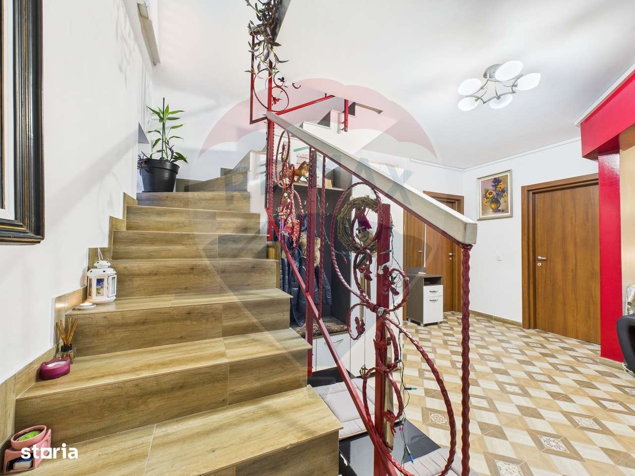 Casă / Vilă cu 5 camere de vânzare în zona Central-16