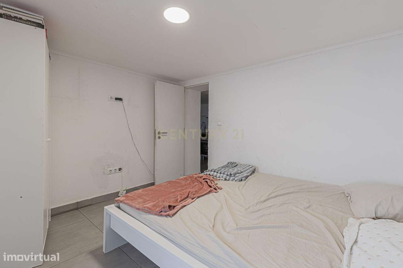 PRÉDIO TOTALMENTE RENOVADO EM FRIELAS – INVESTIMENTO COM RENTABILIDADE-37