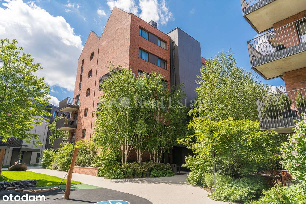 Widok na kanał na Stępce i panoramę Gdańska-4