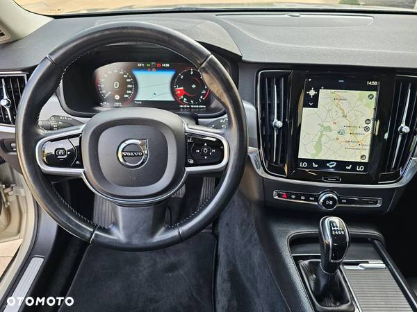 Volvo V90 D3 Momentum Pro - 22