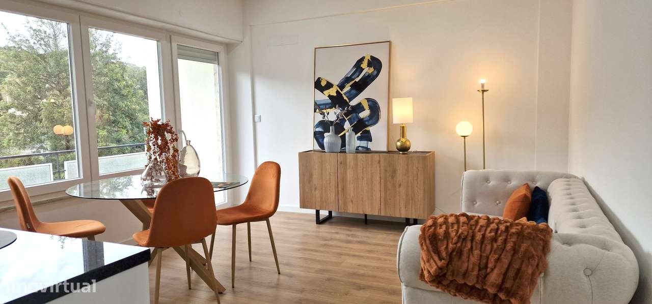 Encante-se com Este Apartamento Remodelado em Localização Prestigiada - Grande imagem: 4/17
