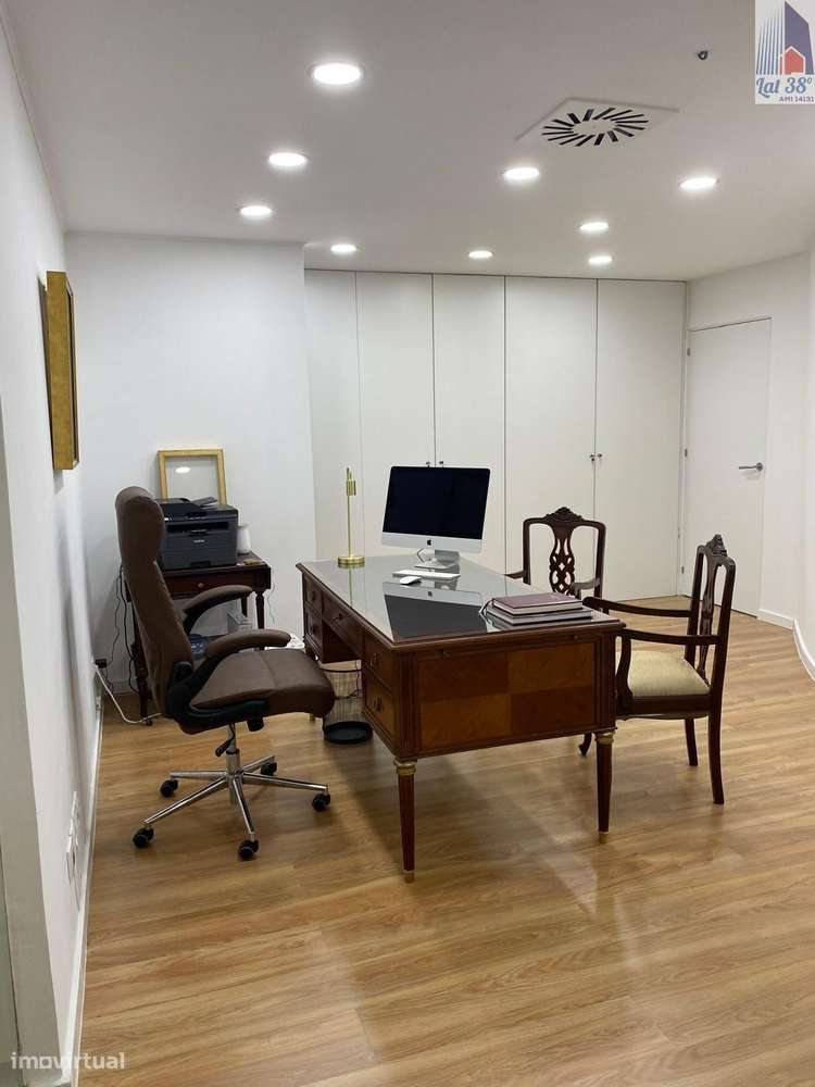 ESPAÇO COMERCIAL / ESCRITÓRIO À VENDA – RUA CASTILHO, LISBOA - Grande imagem: 5/8