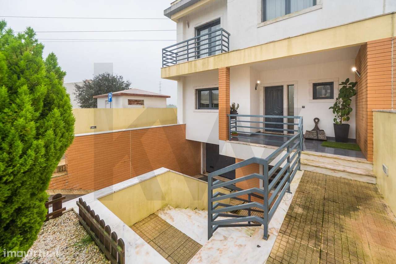 Moradia T4+1 em Agualva-Cacém – Conforto, Qualidade e Vista Desafogada - Grande imagem: 3/60