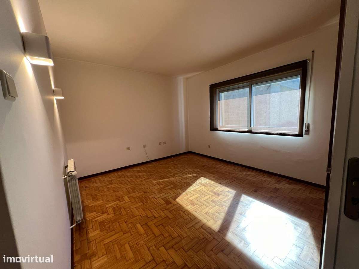 Moradia T4+2  3 Frentes monte dos Burgos-22