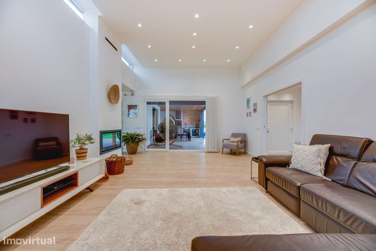 MORADIA T5 INDEPENDENTE COM PISCINA E JARDIM – MILHARADO - Grande imagem: 4/58