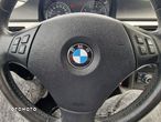 BMW Seria 3 318i Touring - 28