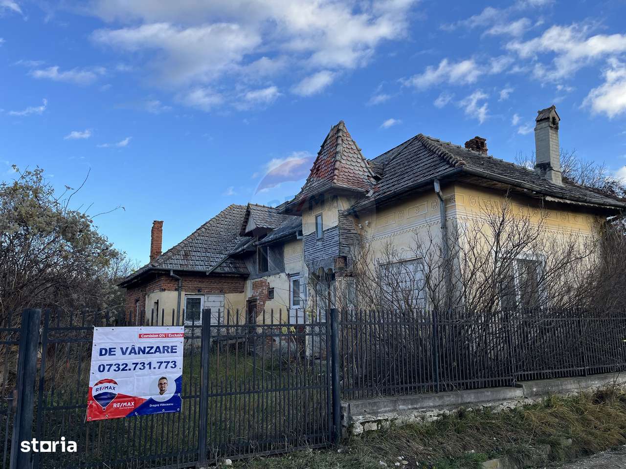 Teren si casa de vânzare la baza muntelui Iezer in Valea Mare Pravat-14
