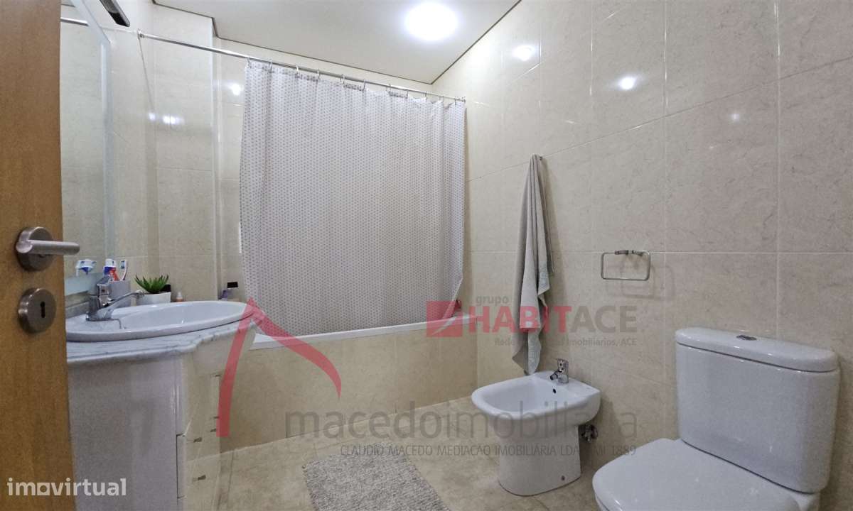 Apartamento T3 com 2 frentes e varandas em Ferreiros – Braga  O Seu Ap-39