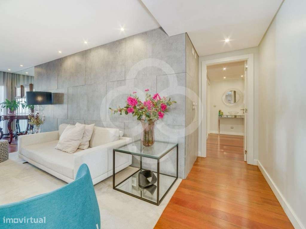 Apartamento T4 com 4 lugares de parqueamento na Avenida Marquês de ...-5