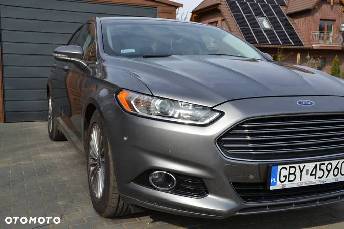 Ford Fusion 2.0 EcoBoost Titanium - 11