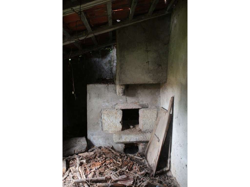 Moradia isolada inserida em terreno de 727m2 - Venda da Esperança, ...-8