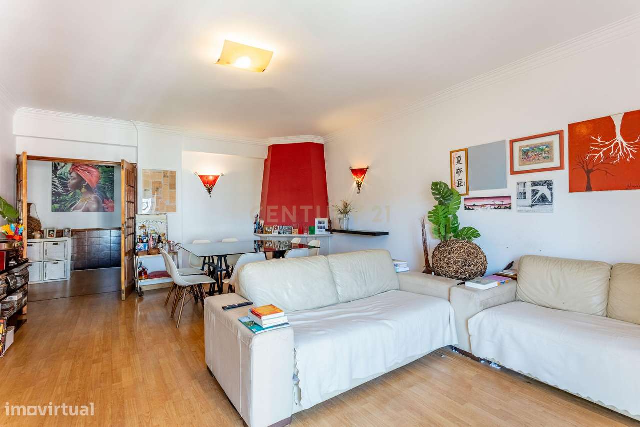 Fantástico Apartamento T3 com Excelente Luminosidade no Chapim, Odivel-5