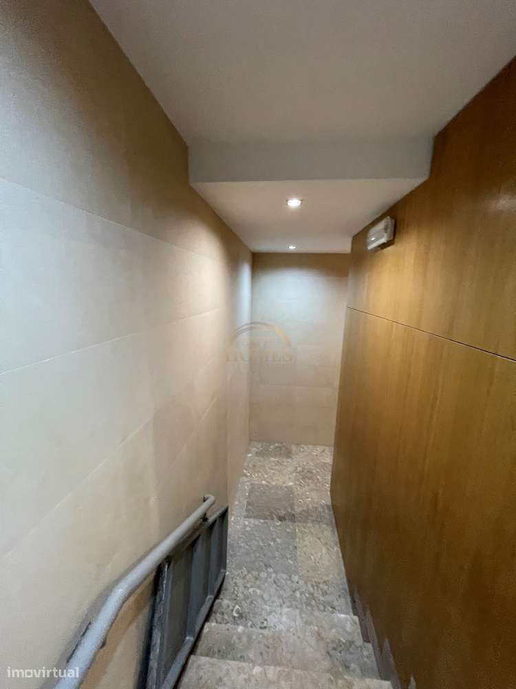 Apartamento T5 convertido num Luxuoso T3 – Av. Conde Valbom, Avenidas-18