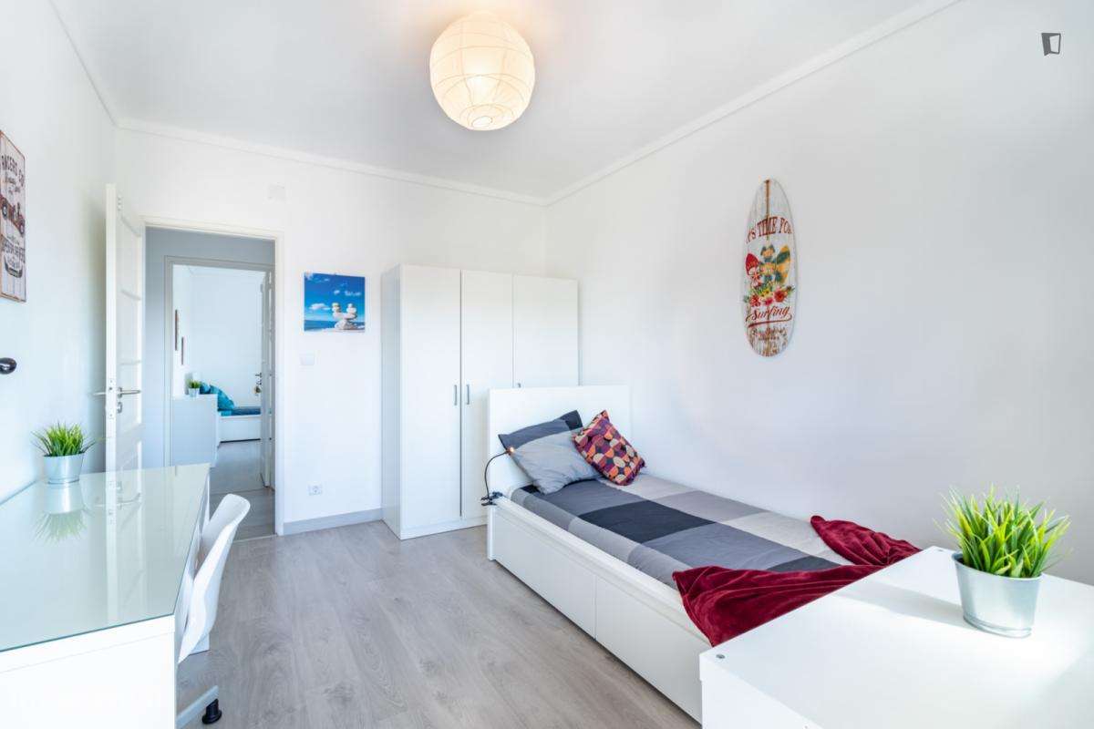 Quarto - localizado em Carcavelos Lisbon - Grande imagem: 5/8