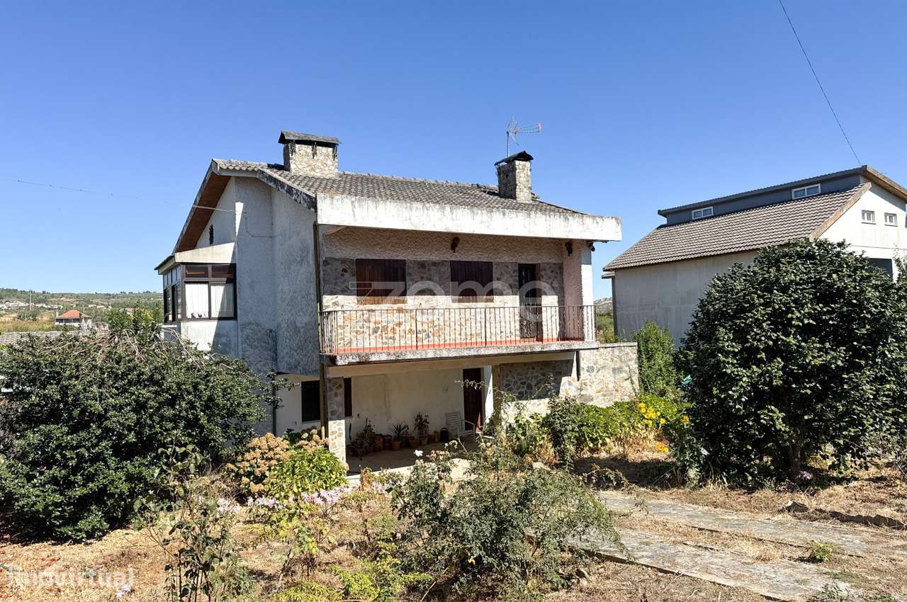 Moradia T6 em Alijó-1