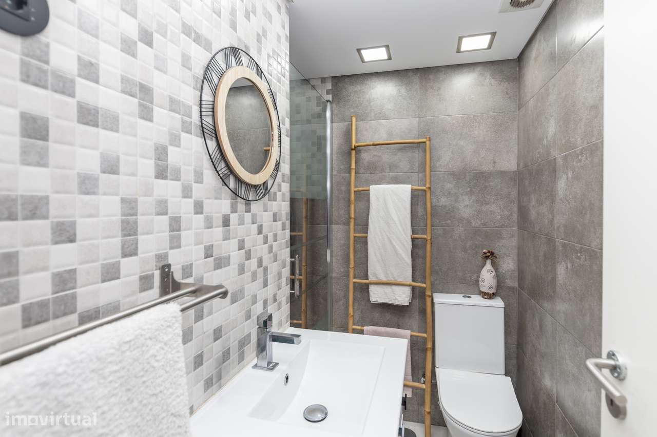 Apartamento T3 em zona central da Quinta do Conde-12