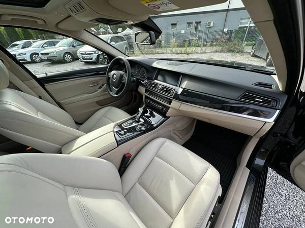 BMW Seria 5 520d xDrive Luxury Line - 17