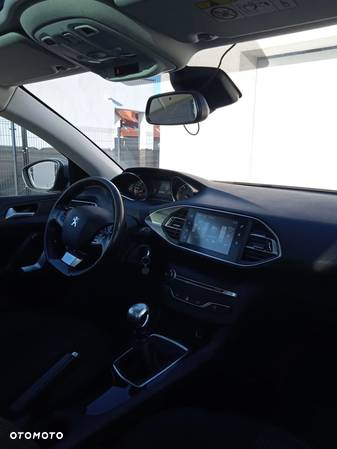 Peugeot 308 1.6 BlueHDi Allure S&S - 12