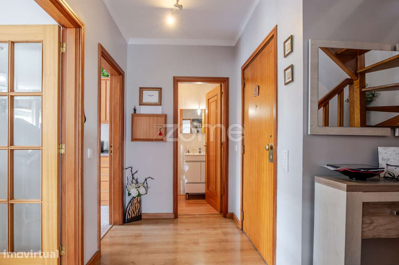 Duplex T3 com Terraço e Vista Mar em Gaia-14