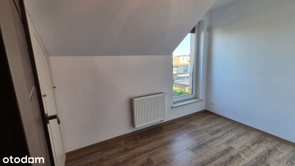 dwupoziomowe z ogródkiem i garażem na Plewiskach-10