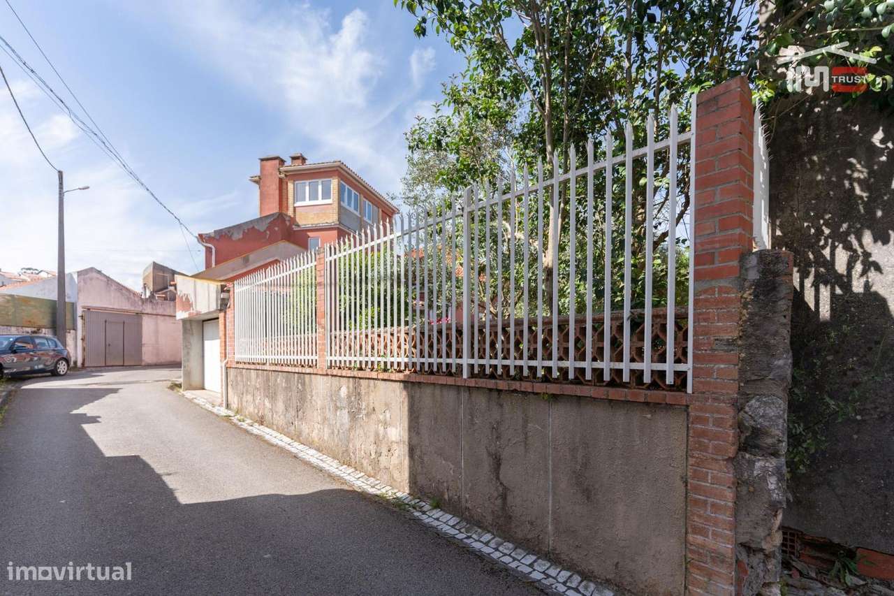 Casa Senhorial para Recuperar no Centro de Mira de Aire - Grande imagem: 2/35