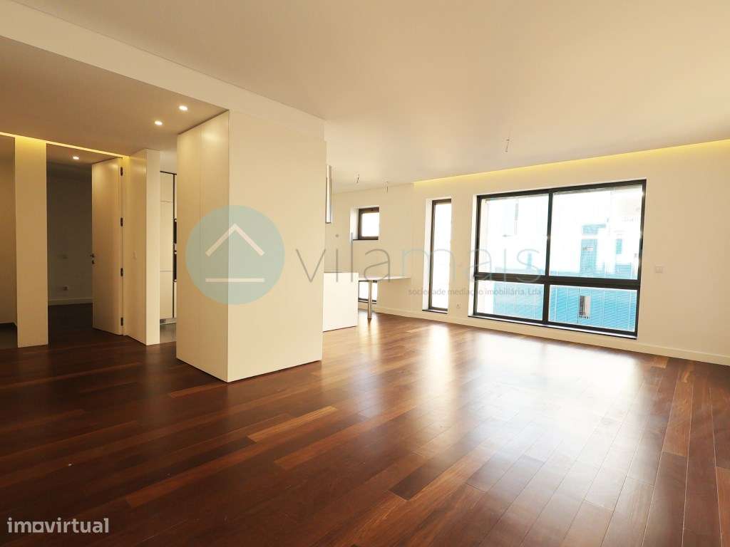 Apartamento T4 em edifício totalmente recuperado, mantendo a sua tr... - Grande imagem: 5/26