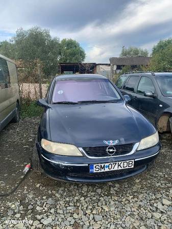 Dezmembrez Opel VECTRA  1,6 BENZINA 2001 - 1