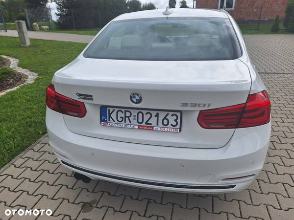 BMW Seria 3 330i xDrive Sport Line Sport - 7