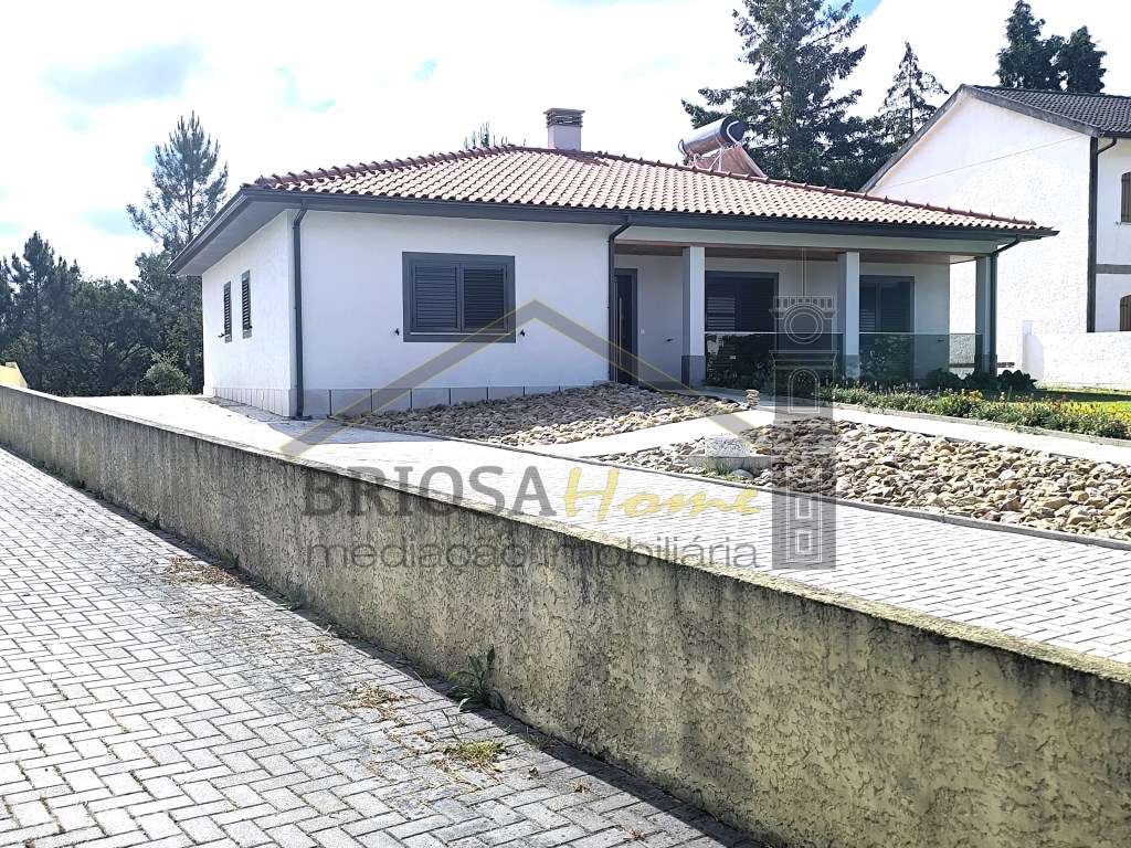 Moradia T3 em Vila Nova de Poiares-6