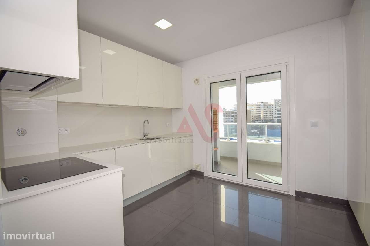 T3 Luxuoso no 9º andar nas Colinas do Cruzeiro, Lisboa com Garagem, Ar - Grande imagem: 2/27