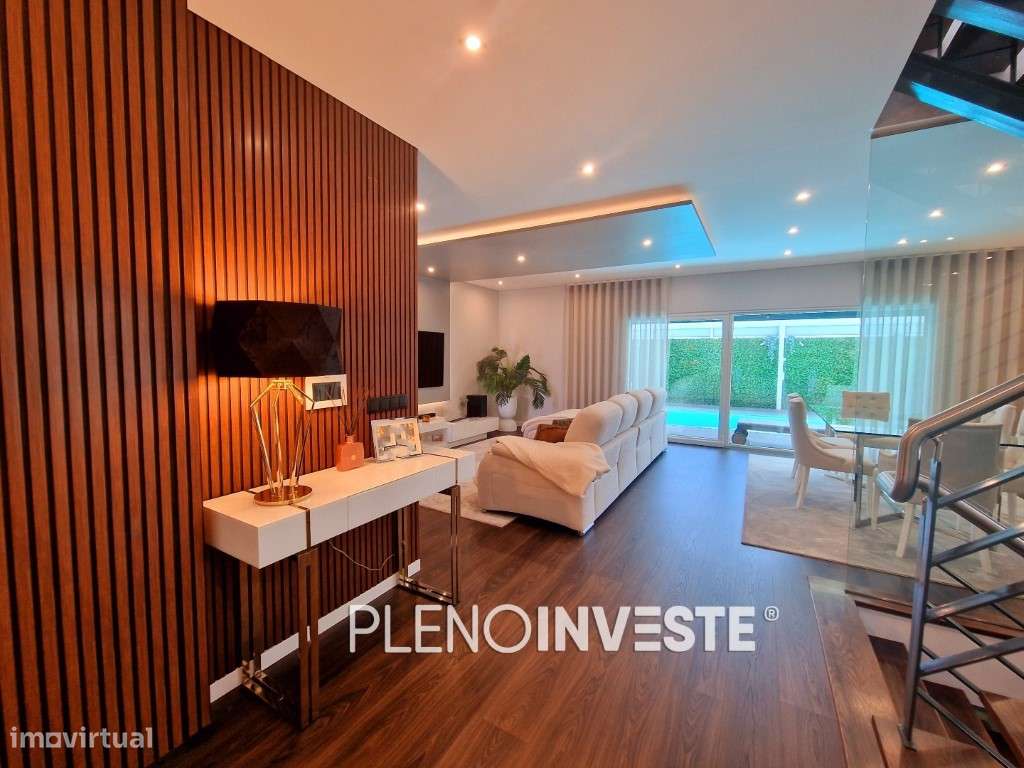 Moradia Isolada V3+2 com piscina na Quinta de Valadares-3