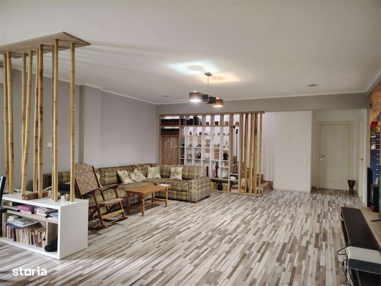 OCAZIE UNICA!!! Vila de lux, intr-o zona linistita, la 20 minute de Pl - Imagine principală: 3/20