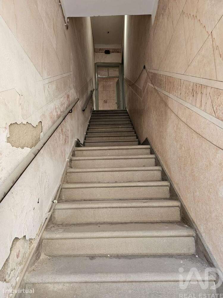 Prédio T6 em Faro (Sé e São Pedro) de 460,00 m2 - Grande imagem: 2/27